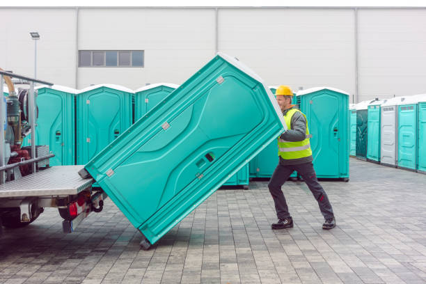 Best Wedding porta potty rental  in Holton, KS