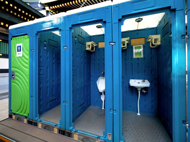 Best Luxury portable toilet rental  in Holton, KS